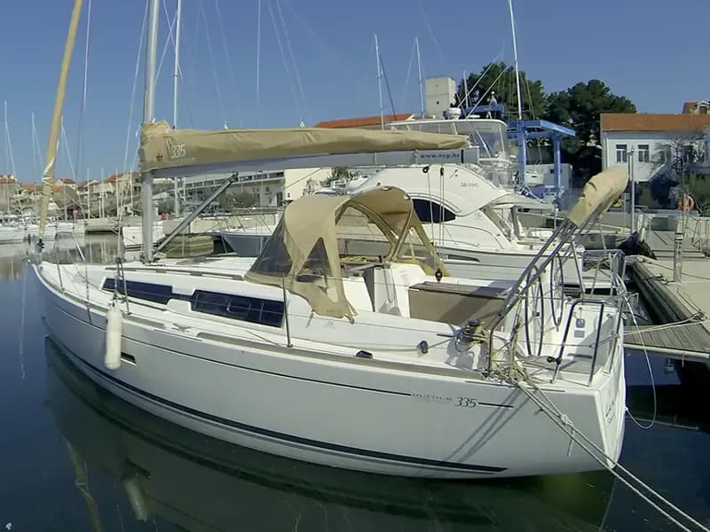Dufour 335 Grand Large (2014)