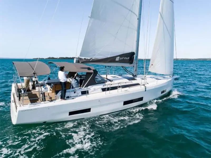 Dufour 470 (2022)