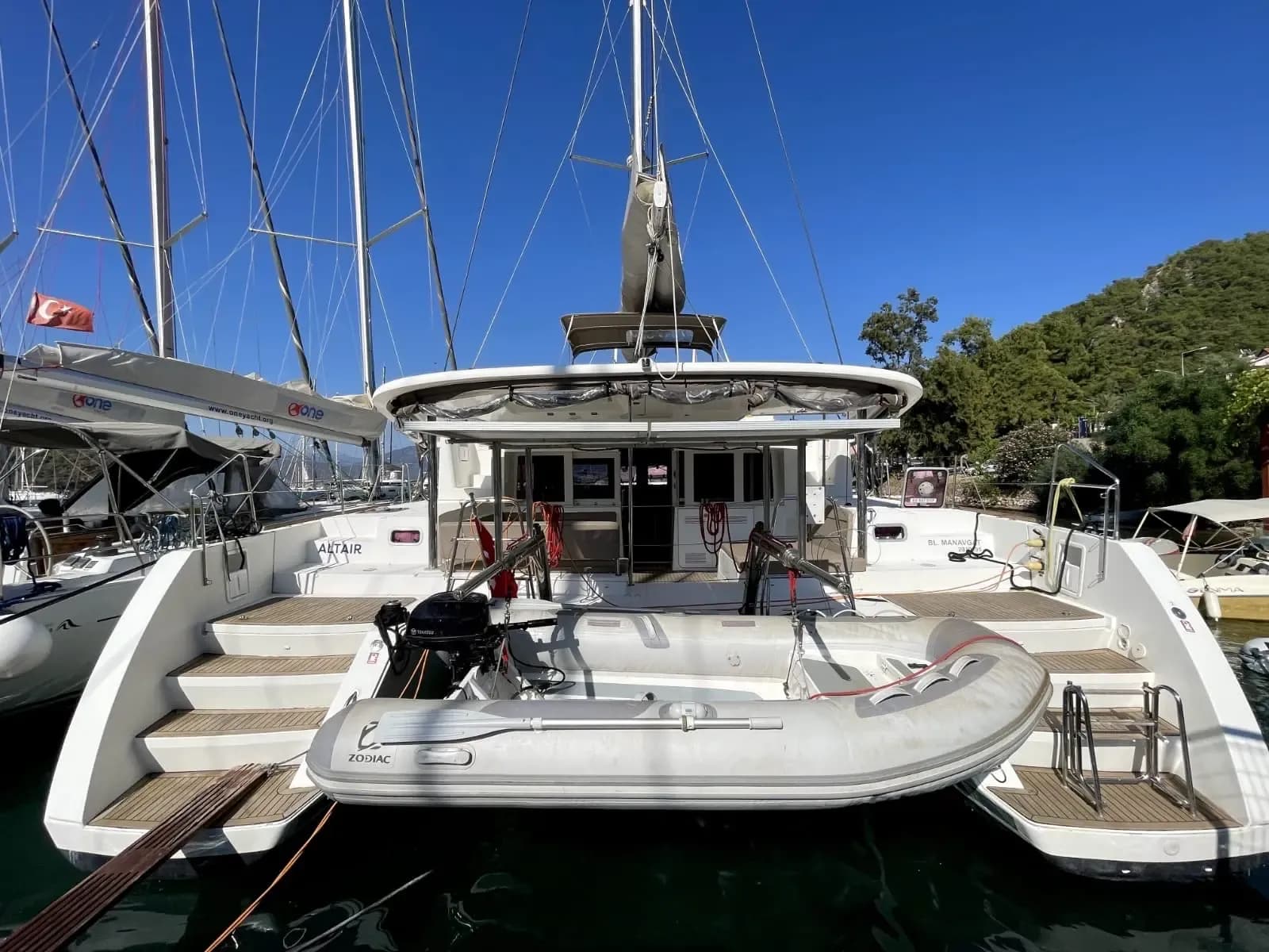 Lagoon 450 Fly (2013)