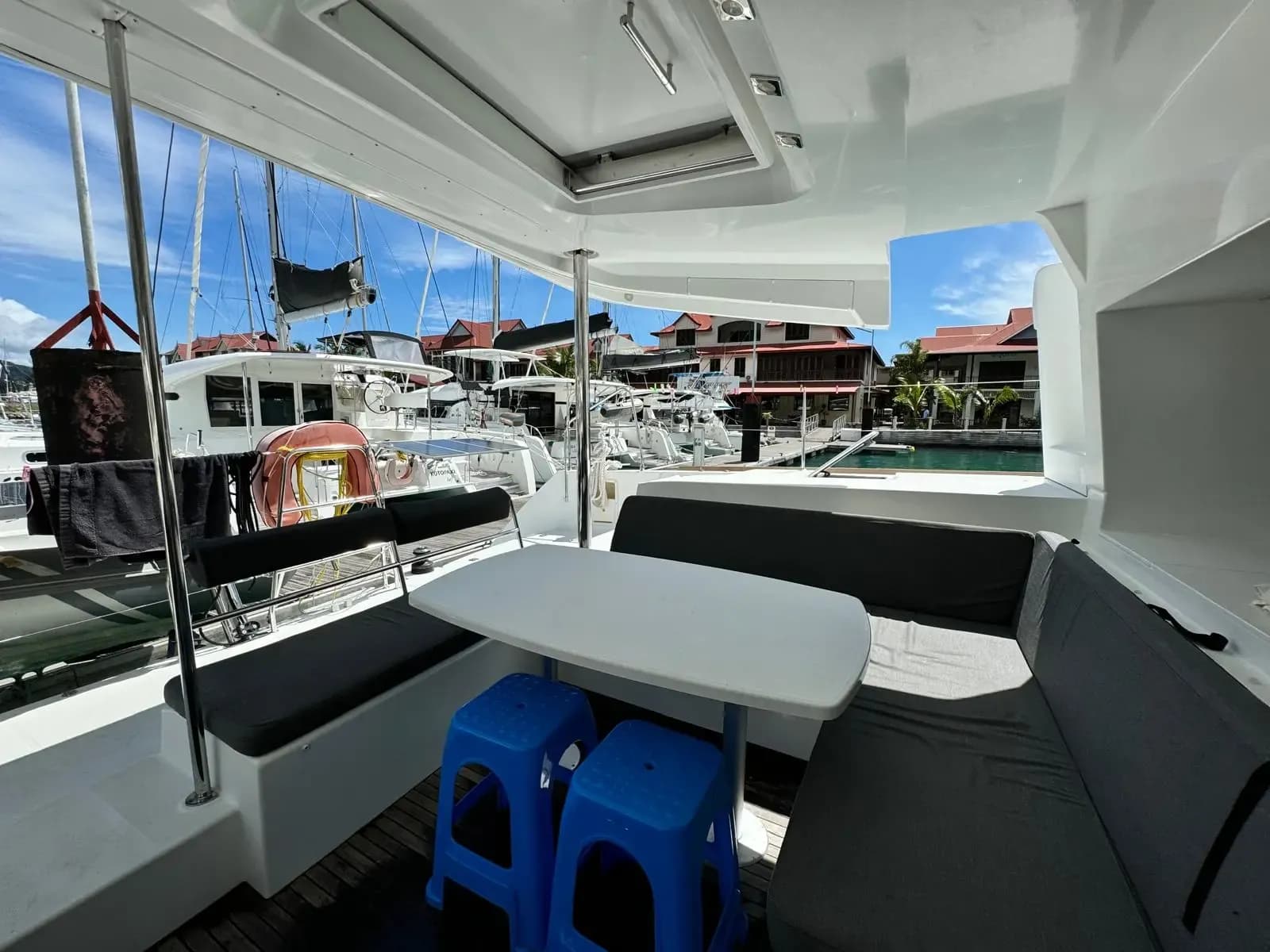 Lagoon 450 Fly (2015)